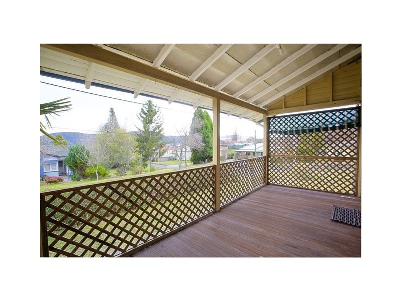 2 MENA PLACE, Lithgow NSW 2790