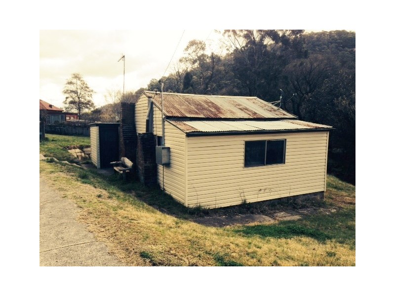 64 Bells Rd, Lithgow NSW 2790