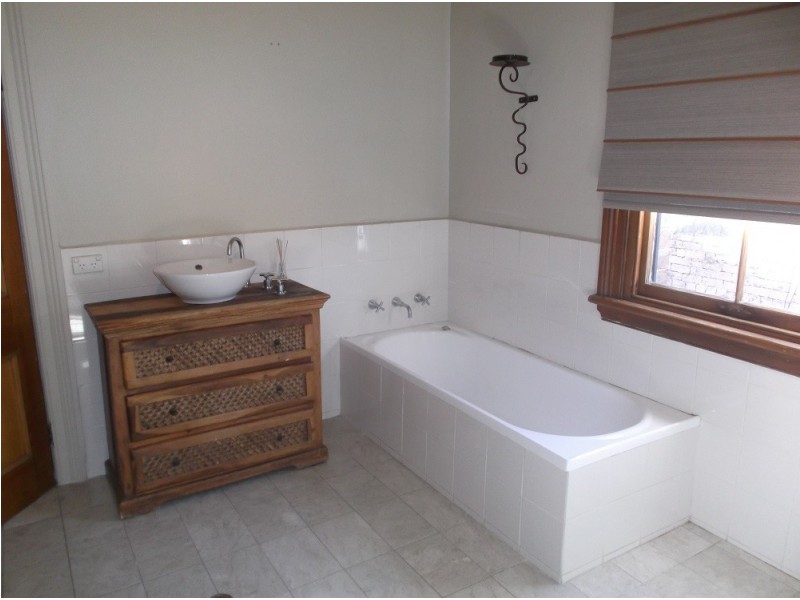 19 Waratah Street, Lithgow NSW 2790