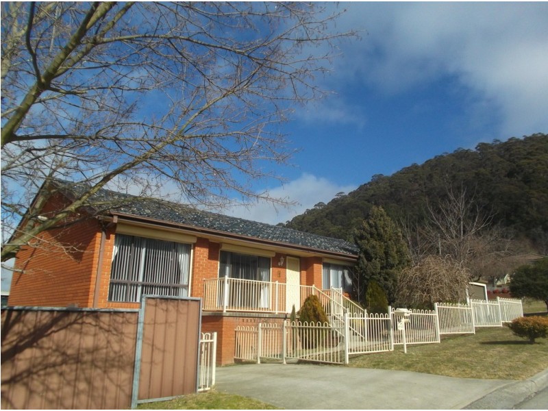 12 Busby Street, Lithgow NSW 2790