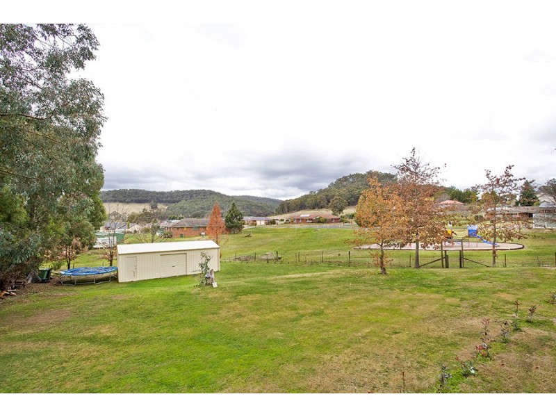 3 Pimpala Street, Marrangaroo NSW 2790 Raine & Horne Lithgow Sold