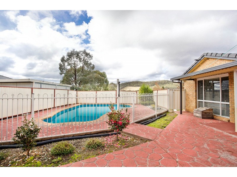 3 Pimpala Street, Marrangaroo NSW 2790 Raine & Horne Lithgow Sold