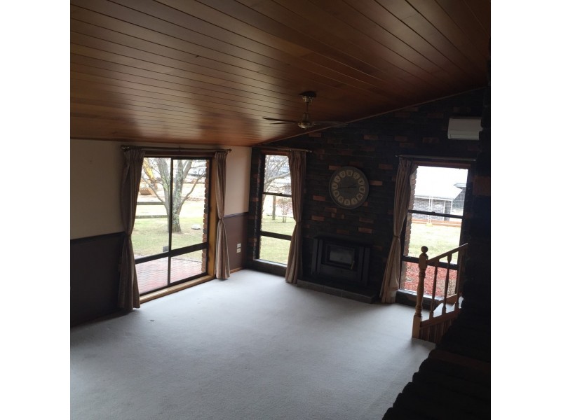 29 Surveyors Way, Lithgow NSW 2790