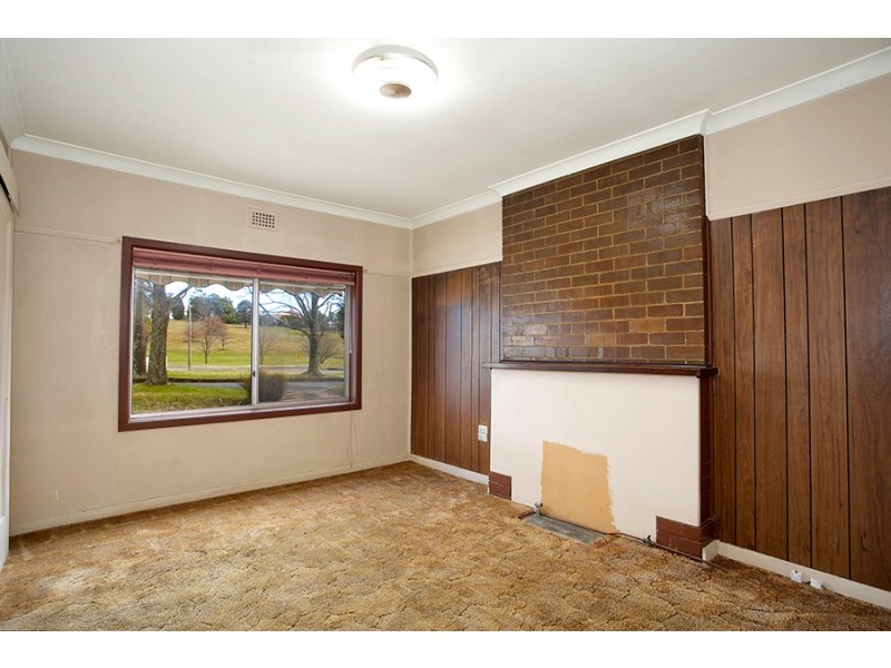 14 Amiens Street, Lithgow NSW 2790