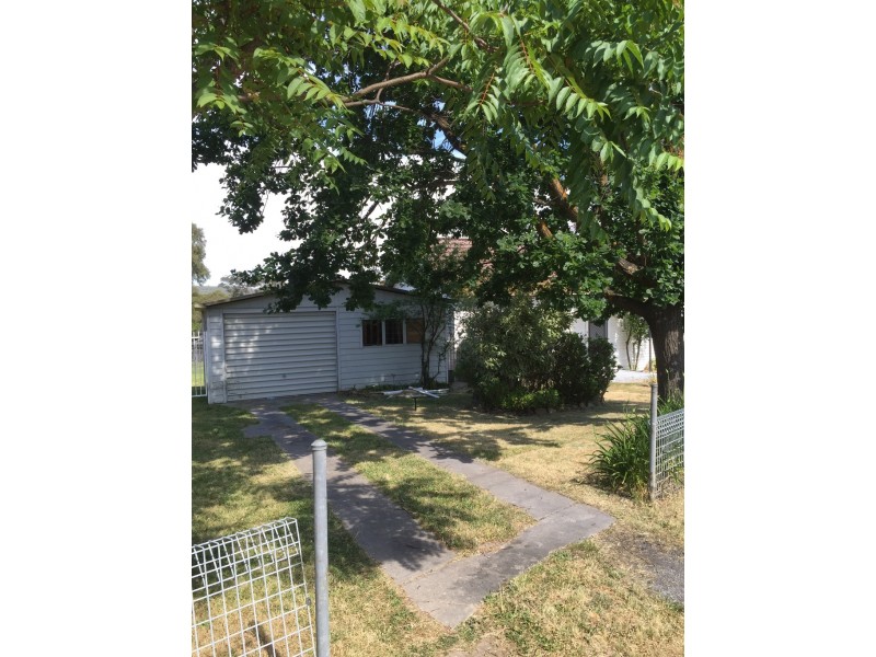 8 RIDGE STREET, Portland NSW 2847