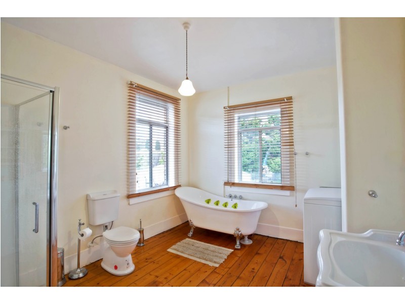 104 Inch Street, Lithgow NSW 2790