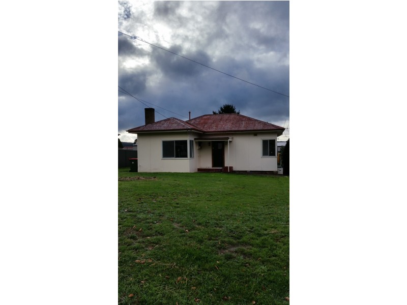 18 Beaufort Street, Lithgow NSW 2790
