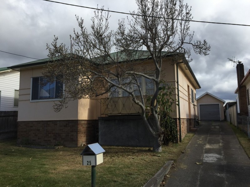 25 Martini pde, Lithgow NSW 2790