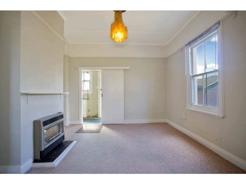 11 Lone Pine Avenue, Lithgow NSW 2790