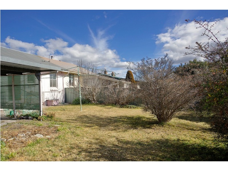 11 Lone Pine Avenue, Lithgow NSW 2790