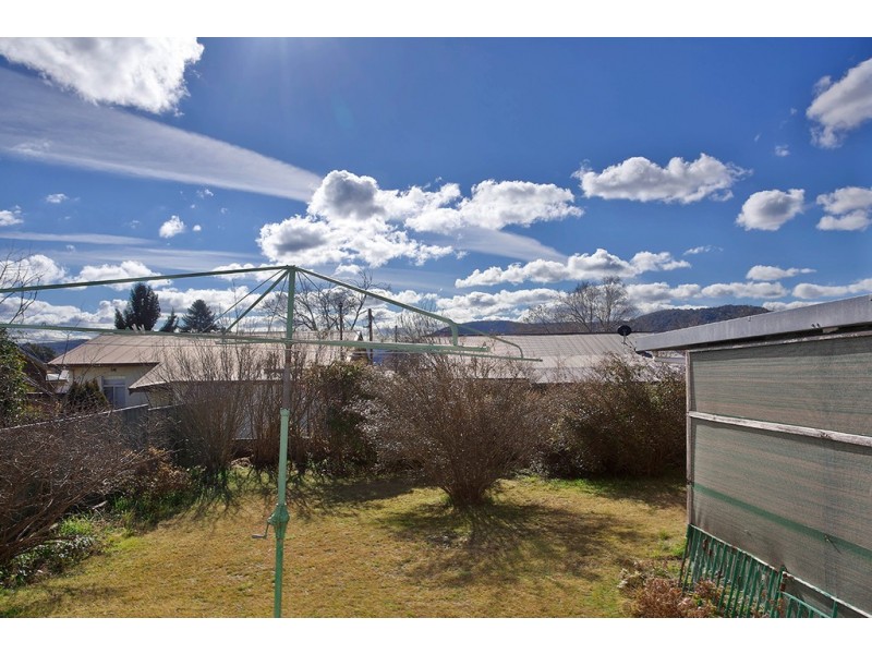 11 Lone Pine Avenue, Lithgow NSW 2790