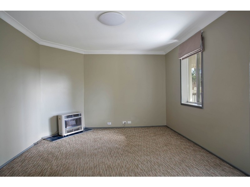 17 Roxburgh Street, Portland NSW 2847