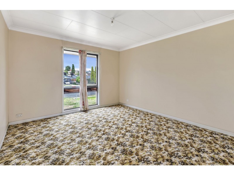 13 Enfield Avenue, Lithgow NSW 2790