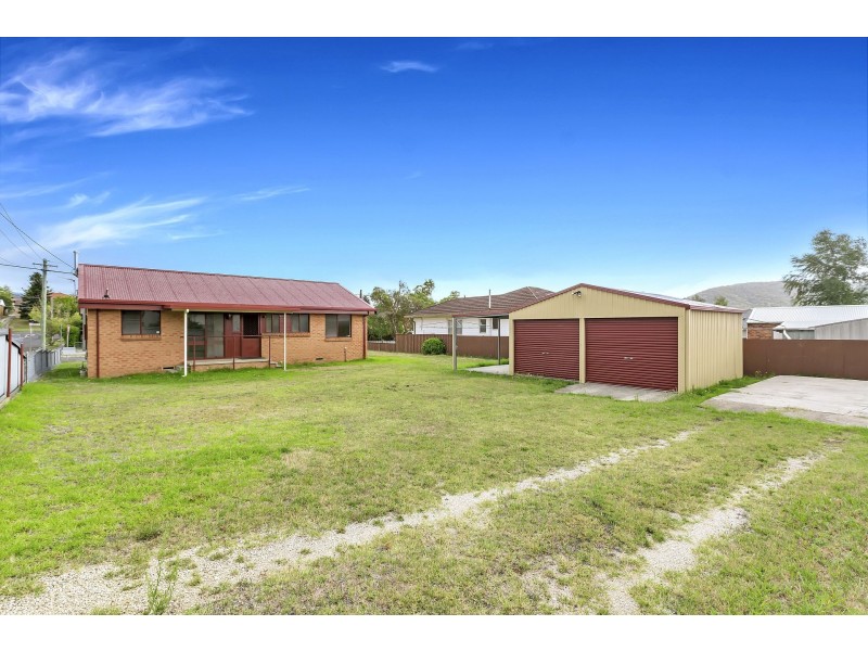 13 Enfield Avenue, Lithgow NSW 2790