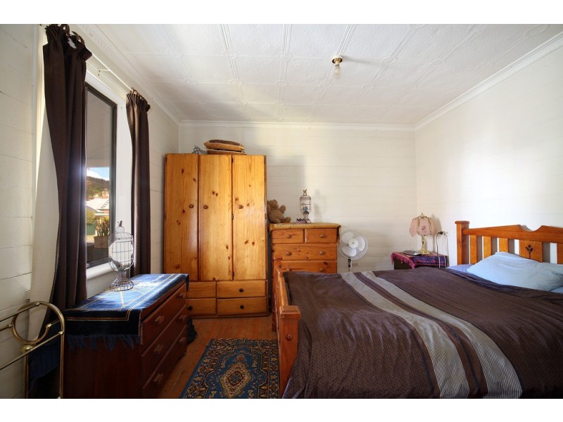 128 Inch Street, Lithgow NSW 2790