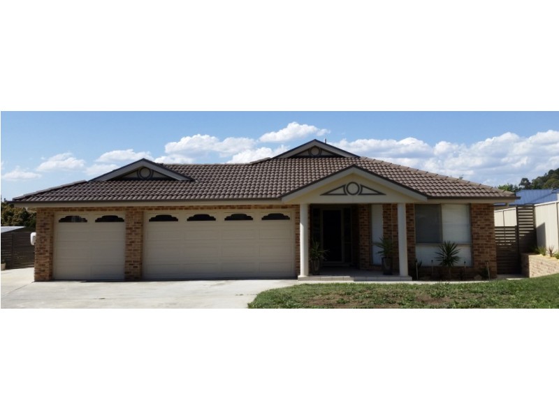 8 Acer Place, Lithgow NSW 2790