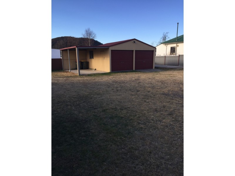 13 Enfield Ave, Lithgow NSW 2790