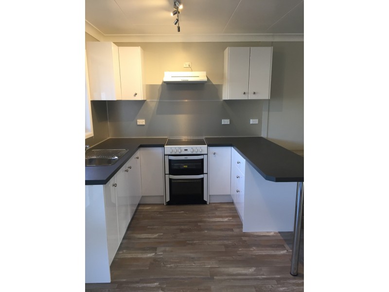 13 Enfield Ave, Lithgow NSW 2790