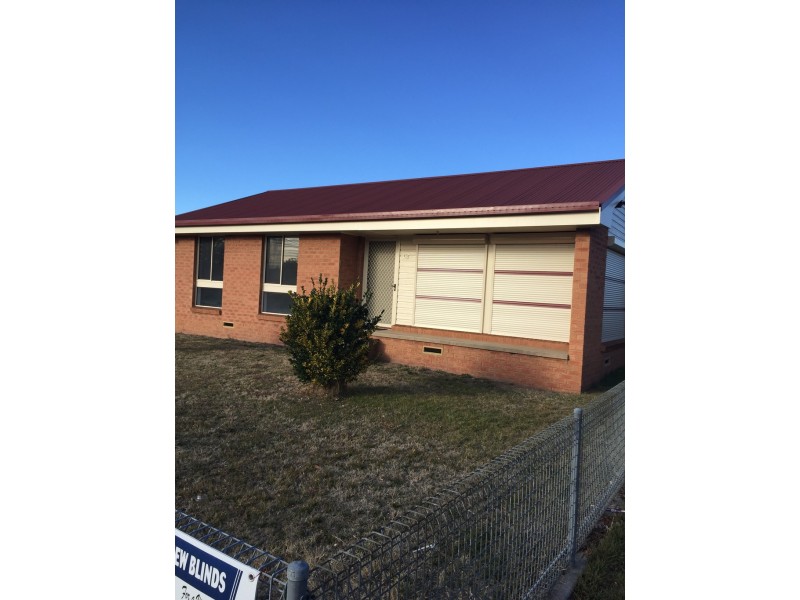 13 Enfield Ave, Lithgow NSW 2790