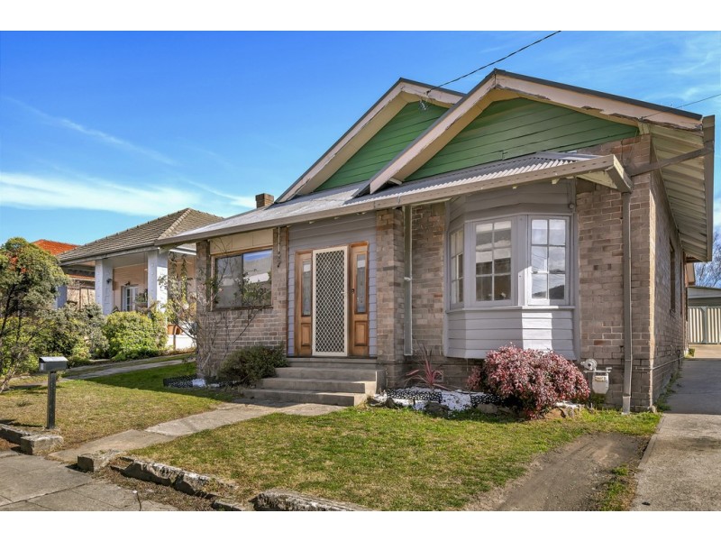 7 Martini Parade, Lithgow NSW 2790