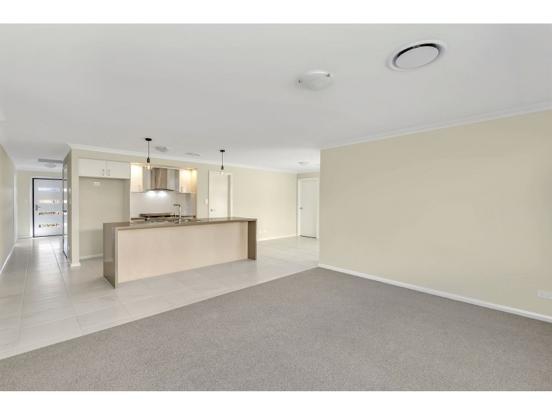 12 Claret Ash Avenue, Lithgow NSW 2790