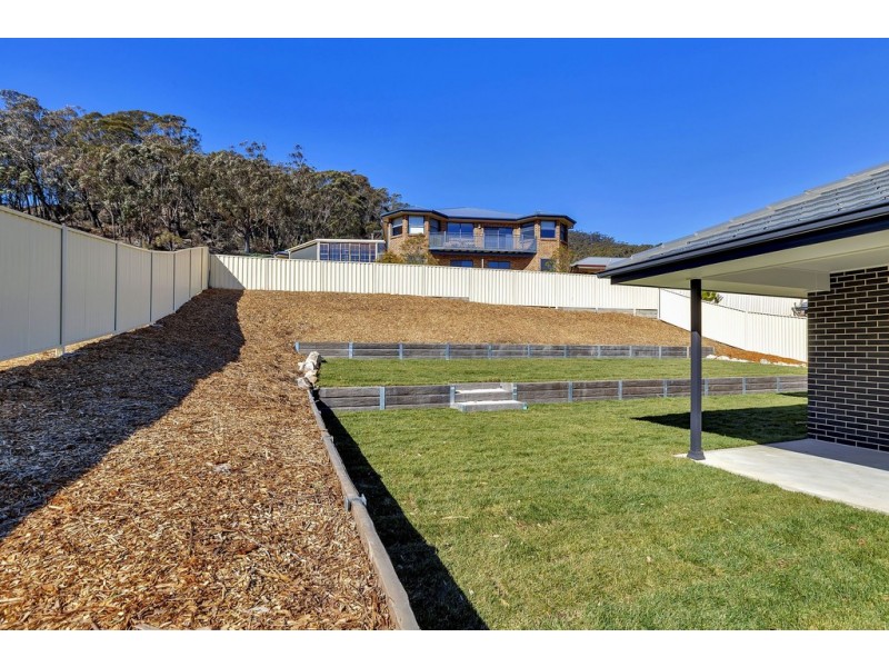 12 Claret Ash Avenue, Lithgow NSW 2790