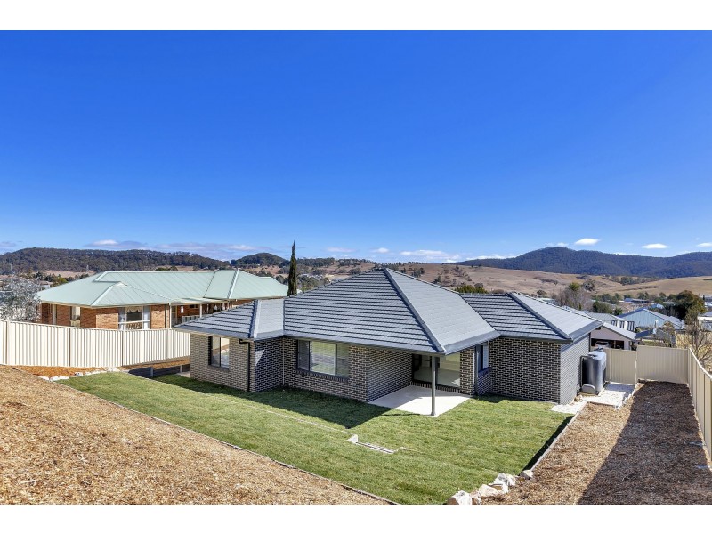 12 Claret Ash Avenue, Lithgow NSW 2790