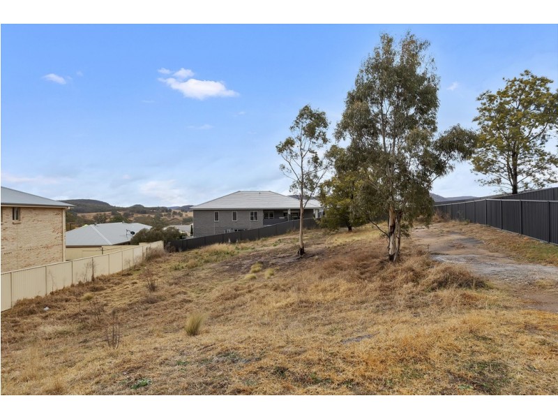 2 Shawcross Cl, Lithgow NSW 2790