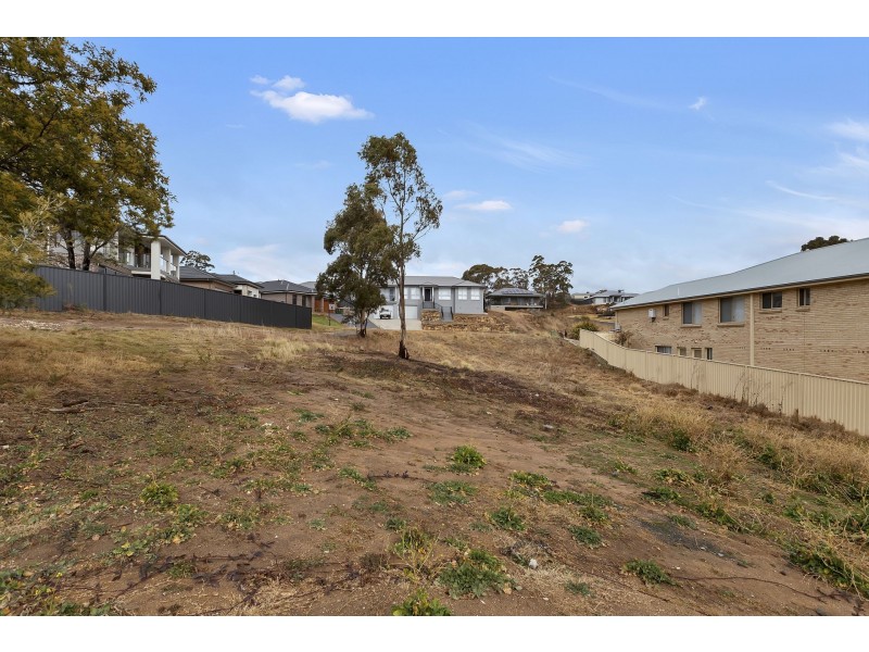 2 Shawcross Cl, Lithgow NSW 2790