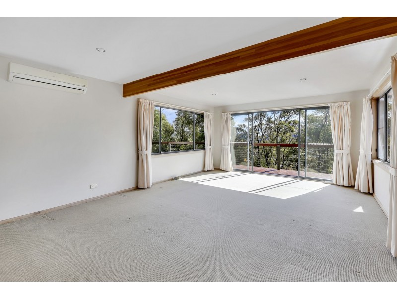 24 Hill Range Crescent, Lithgow NSW 2790