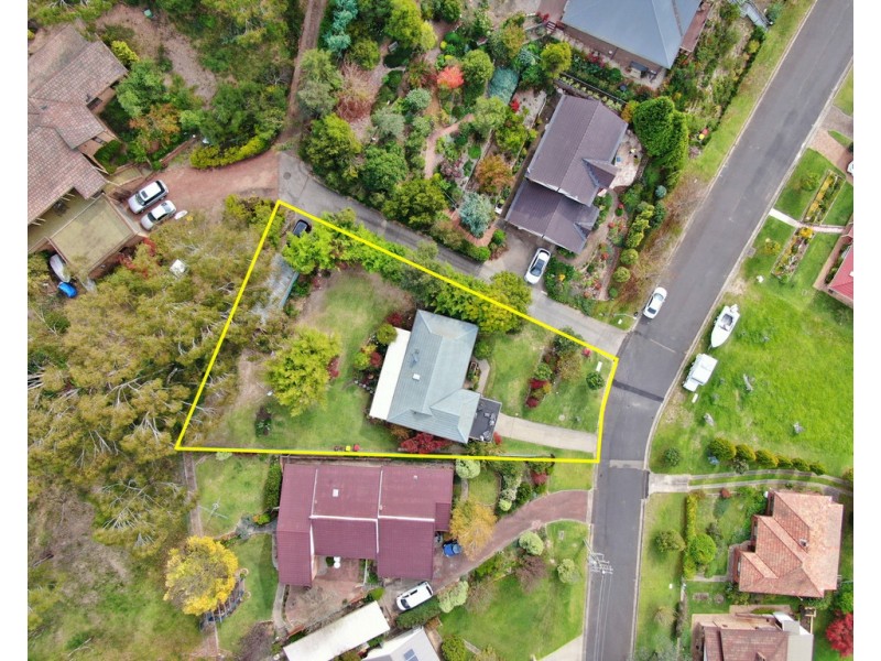 9 Hill Range Crescent, Lithgow NSW 2790