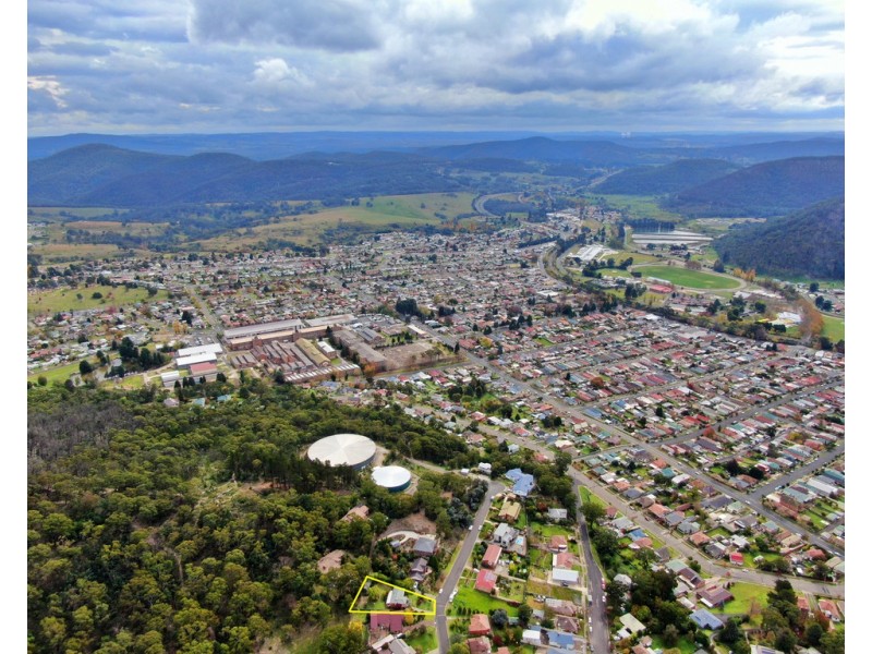 9 Hill Range Crescent, Lithgow NSW 2790