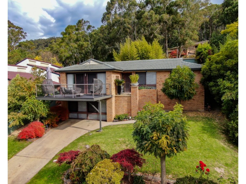 9 Hill Range Crescent, Lithgow NSW 2790