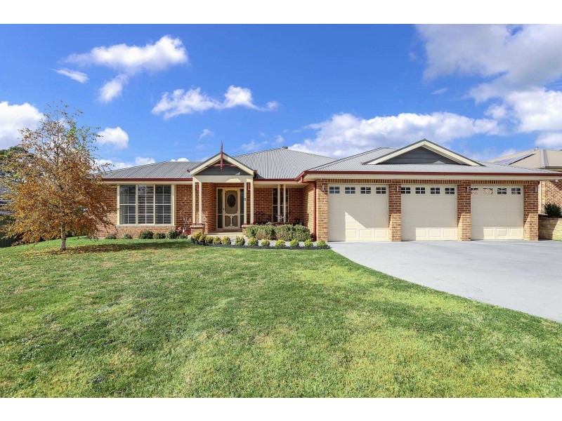 8 Robertson Street, Bowenfels NSW 2790