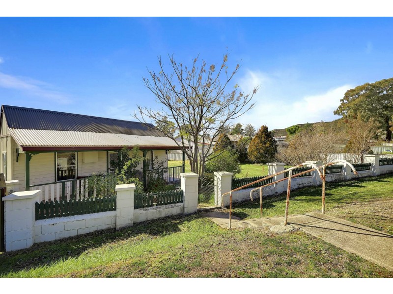 4 White Cresent, Kandos NSW 2848