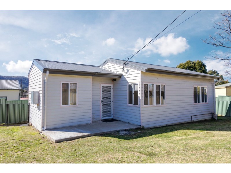 27 Inner Cresent, Lithgow NSW 2790