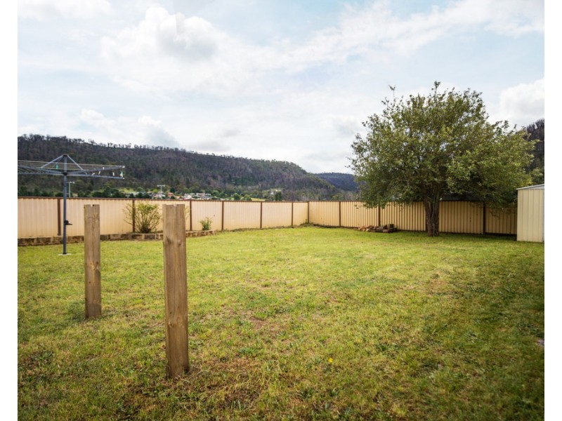 6 Heffernan Place, Lithgow NSW 2790