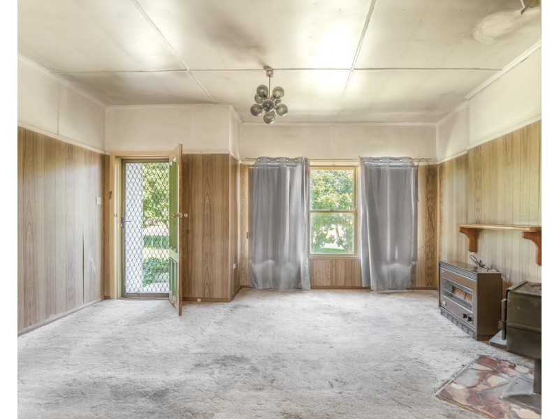 36 Hume Ave, Wallerawang NSW 2845
