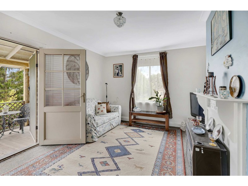 2 MENA PLACE, Lithgow NSW 2790