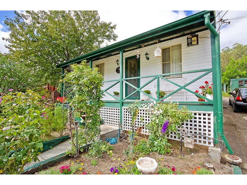 23 Bells Rd, Lithgow NSW 2790