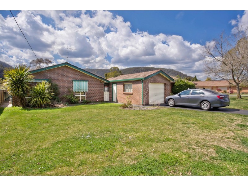 17 Fullagar Avenue, Lithgow NSW 2790