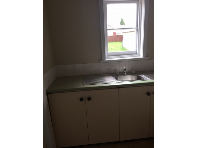 8 Ordnance Ave, Lithgow NSW 2790