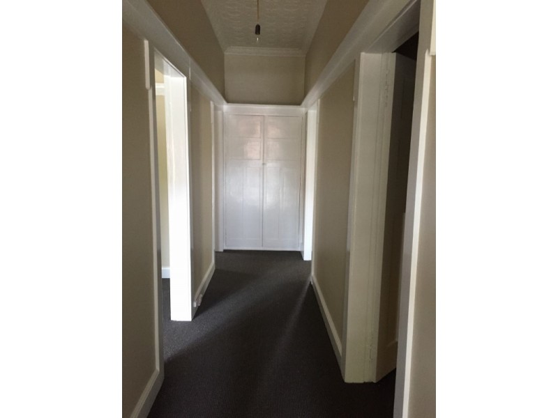 8 Ordnance Ave, Lithgow NSW 2790