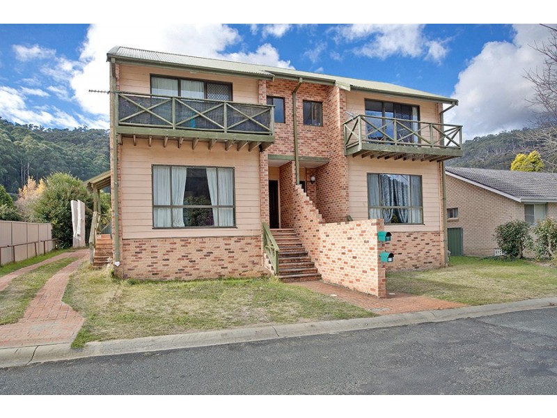 1 and 2 –  9 Ramsay Street, Lithgow NSW 2790