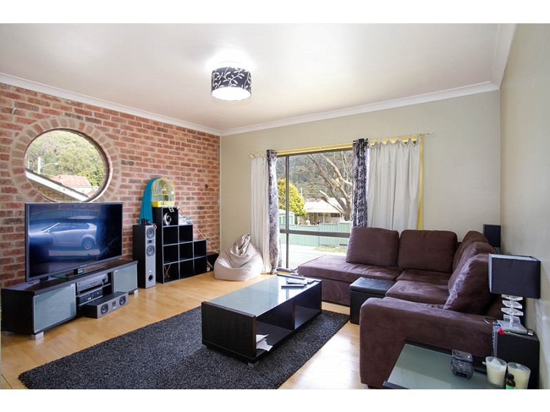 1 and 2 –  9 Ramsay Street, Lithgow NSW 2790