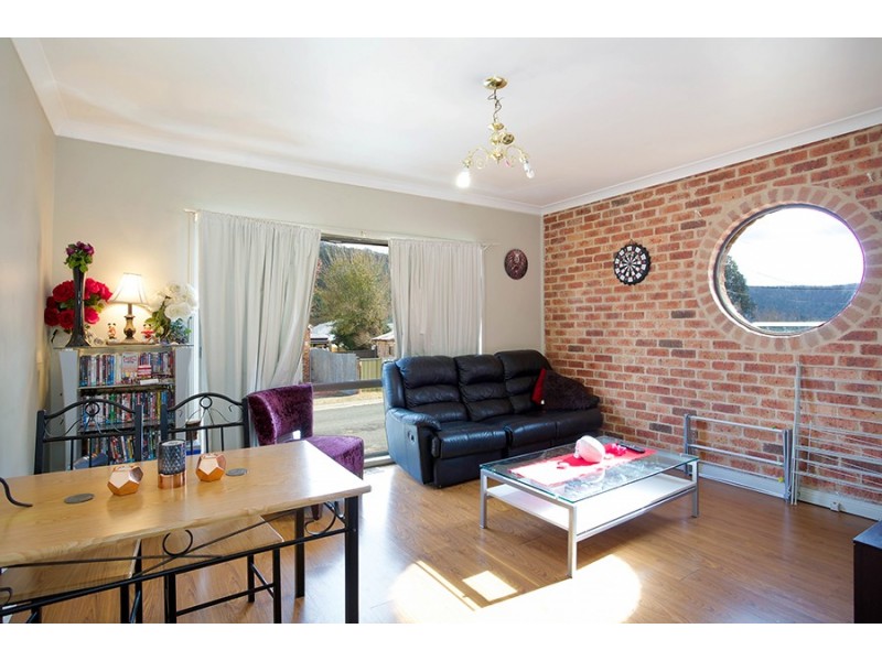 1 and 2 –  9 Ramsay Street, Lithgow NSW 2790