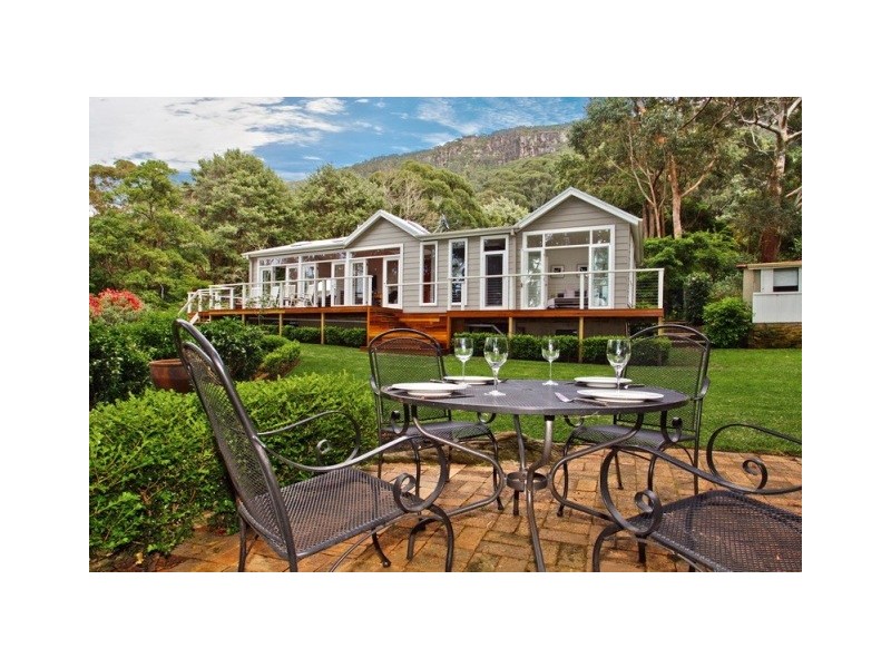 19 Dam Rd, Wombarra NSW 2515