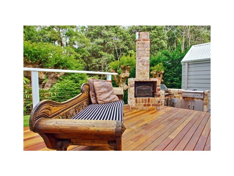 19 Dam Rd, Wombarra NSW 2515