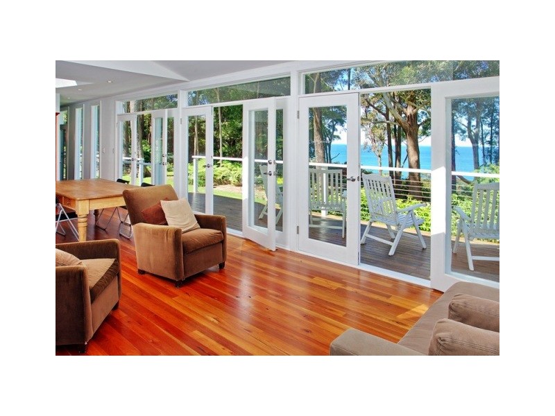 19 Dam Rd, Wombarra NSW 2515