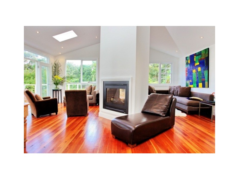 19 Dam Rd, Wombarra NSW 2515